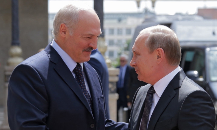 Лукашенко: Западът се готви за война, не ние с Путин